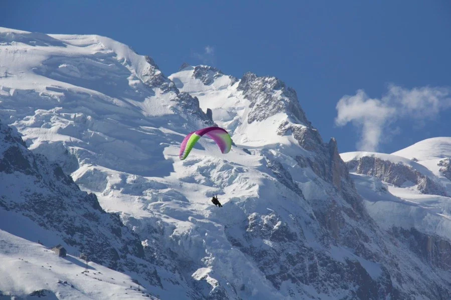 Take to the skies: France's winter paragliding highlights 